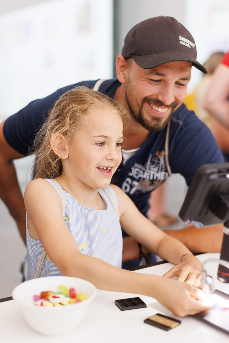 Wissensdurst stillen, Roboter und vieles mehr erleben und vor allem selbst erforschen – alles an nur einem Abend. | © Lisa Mathis 